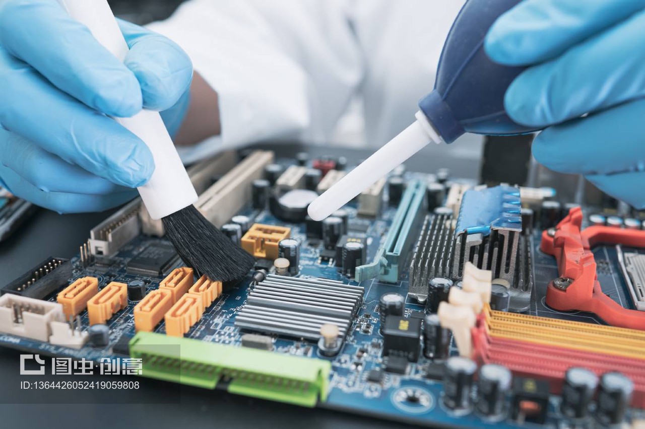 計算機維修與維護 技術人員的專業清潔與保養